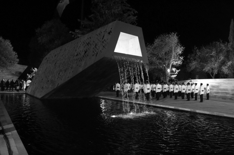 Honores a la milicia. (Foto: Notimex.)