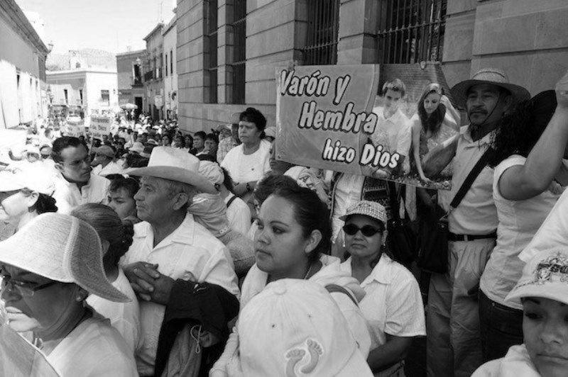 Rigidez e inmovilidad de tintes religiosos en la sociedad mexicana.