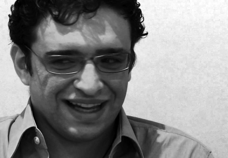 Autor de tuits y de novelas. (Foto: Gandhi.)