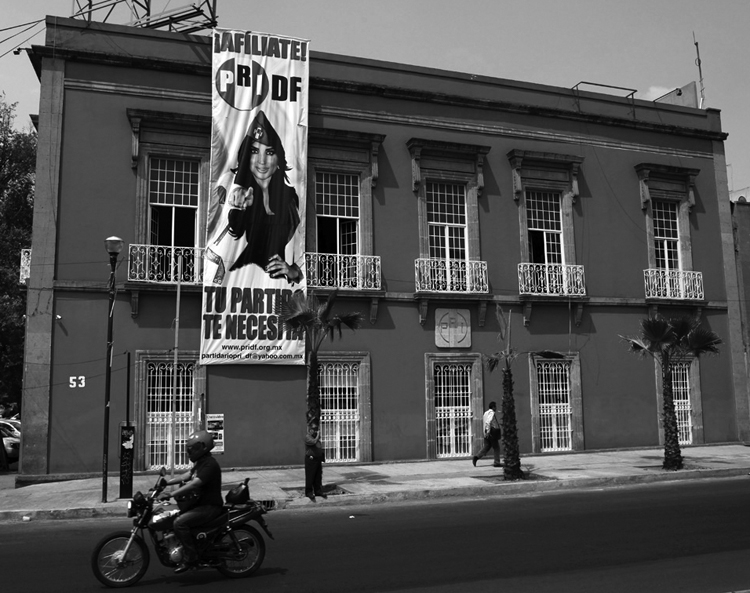 La sede del PRI-DF. (Foto: Marco Ugarte, AP.)