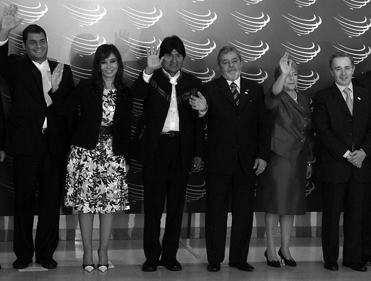 23-05-08 Brasil- Cumbre en Brasilia.