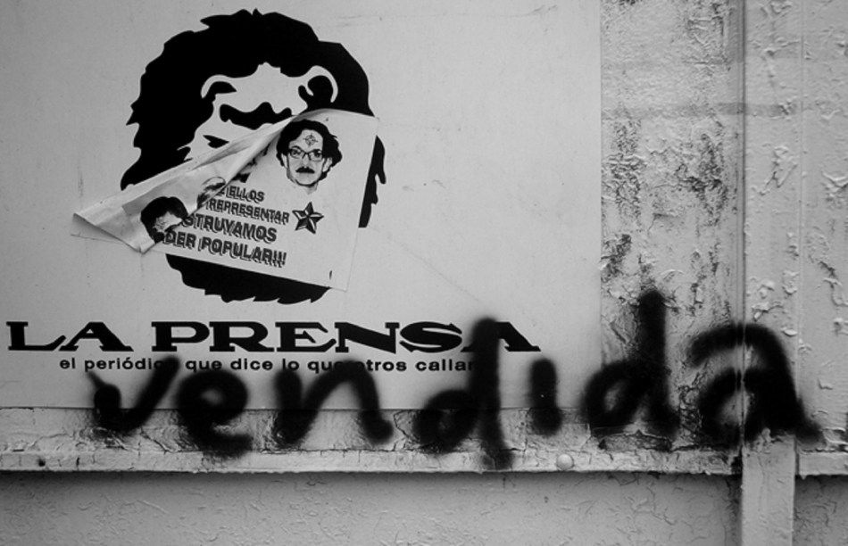 "La Prensa Vendida" (Fuente: Las Andanzas Descalzas).