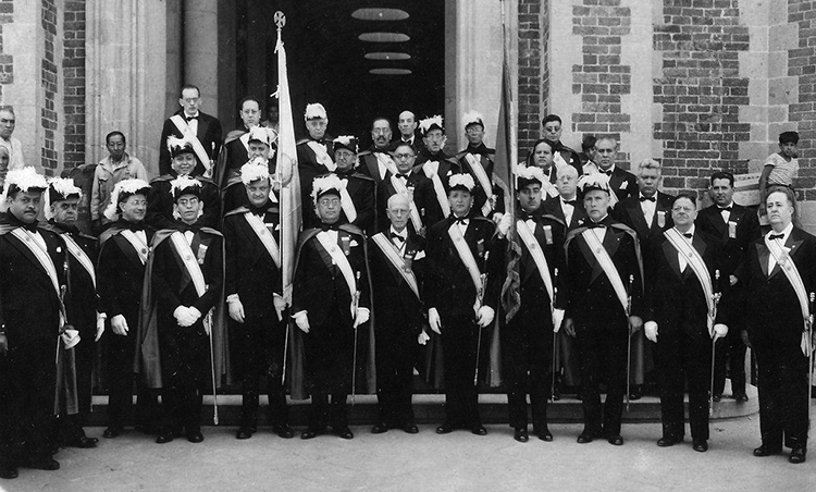 Caballeros de Colón en los años cincuenta.