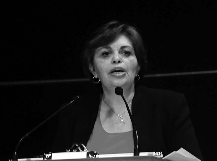 Futura ex directora de Filosofía y Letras